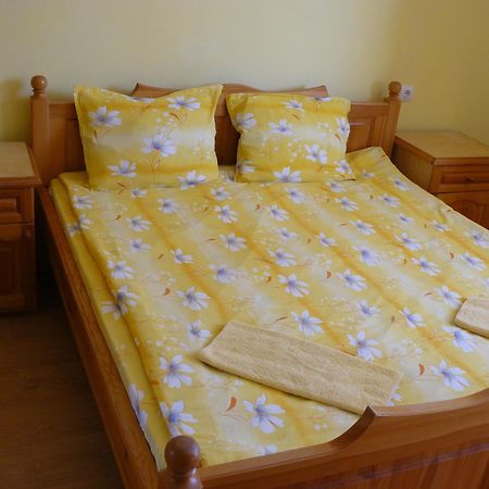 Hotel House Arirang à Cherni Osum Chambre photo