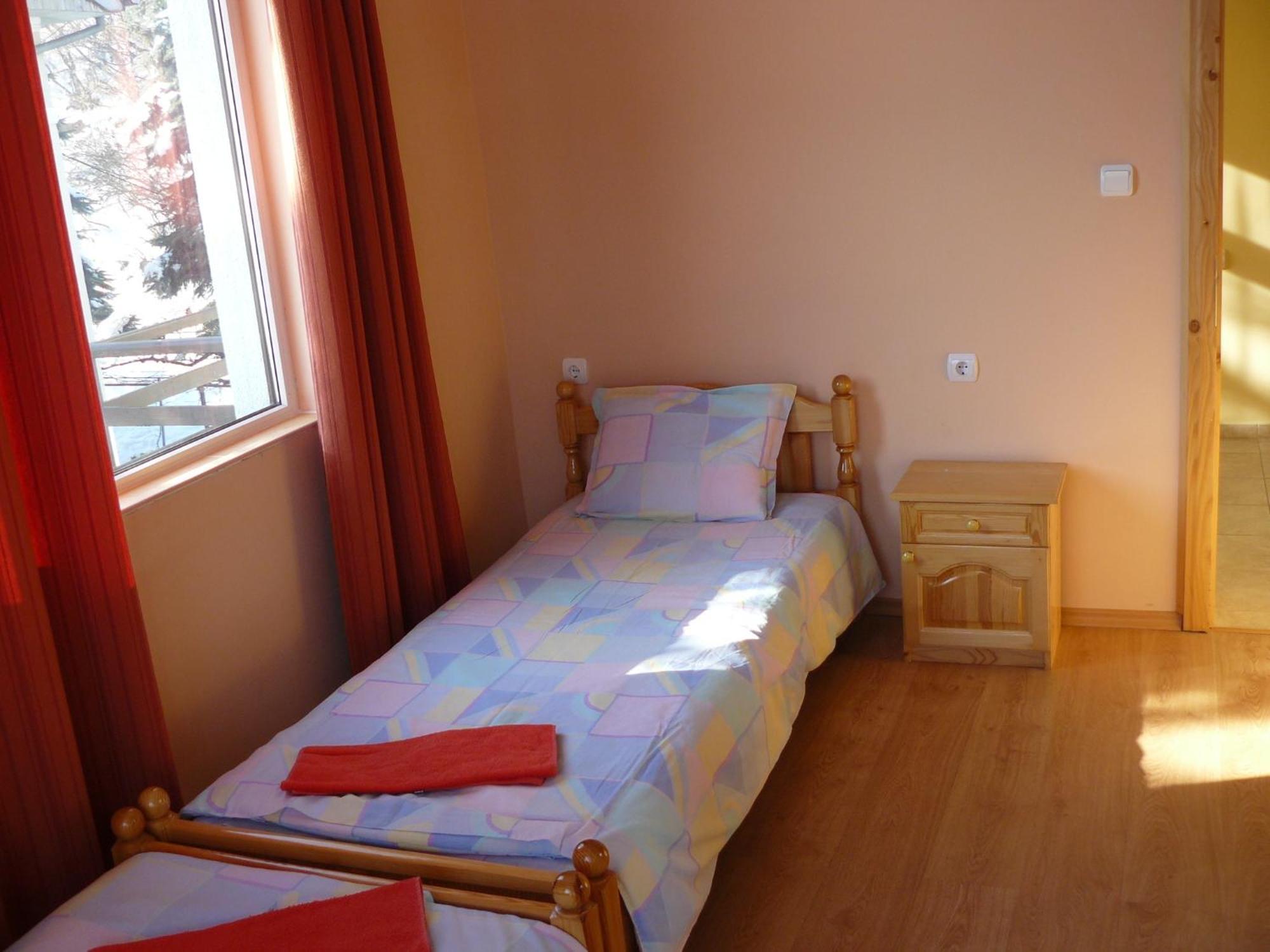 Hotel House Arirang à Cherni Osum Chambre photo