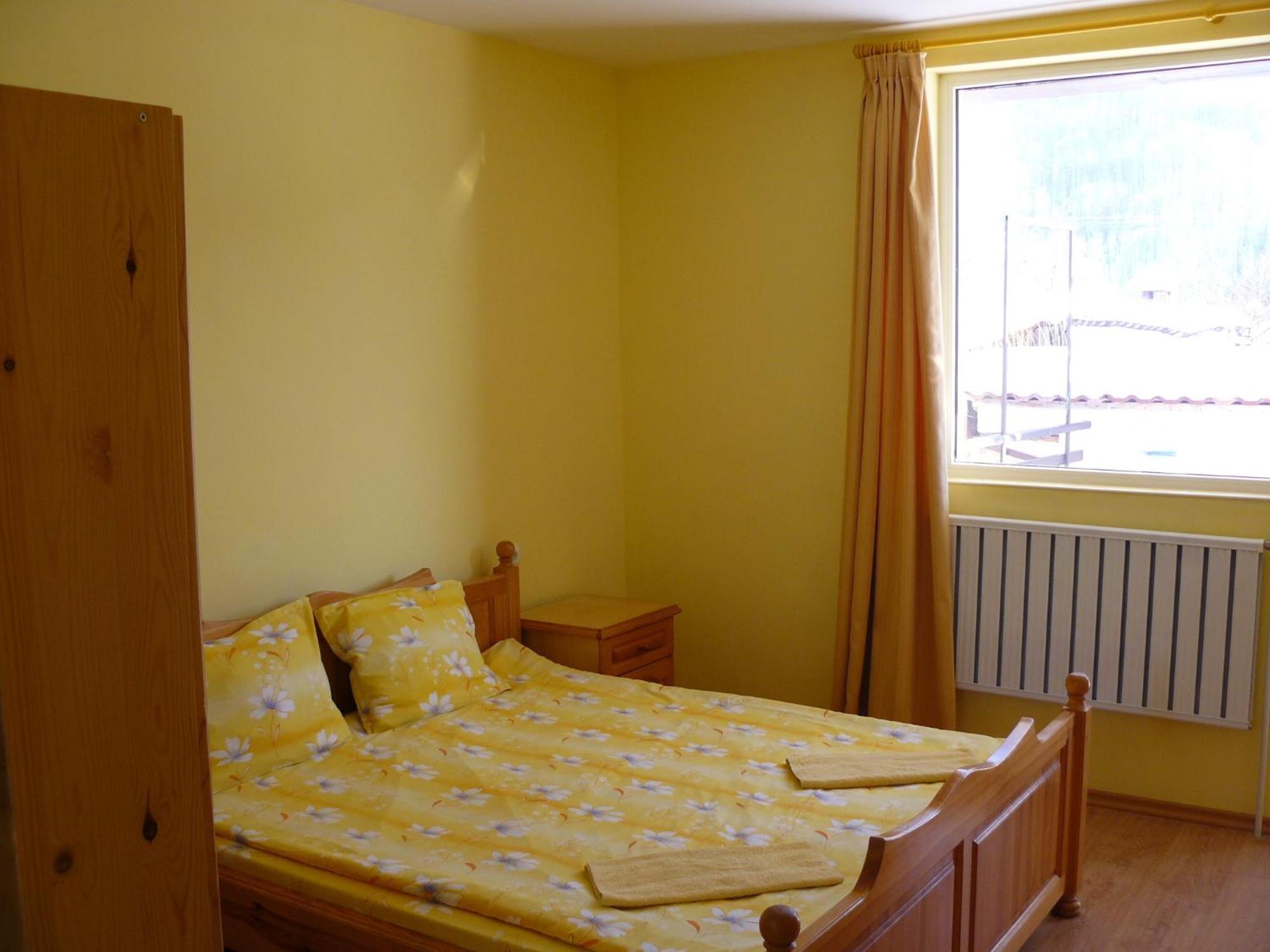 Hotel House Arirang à Cherni Osum Chambre photo