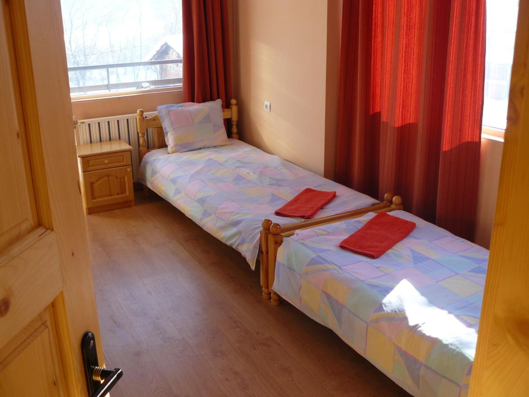 Hotel House Arirang à Cherni Osum Chambre photo