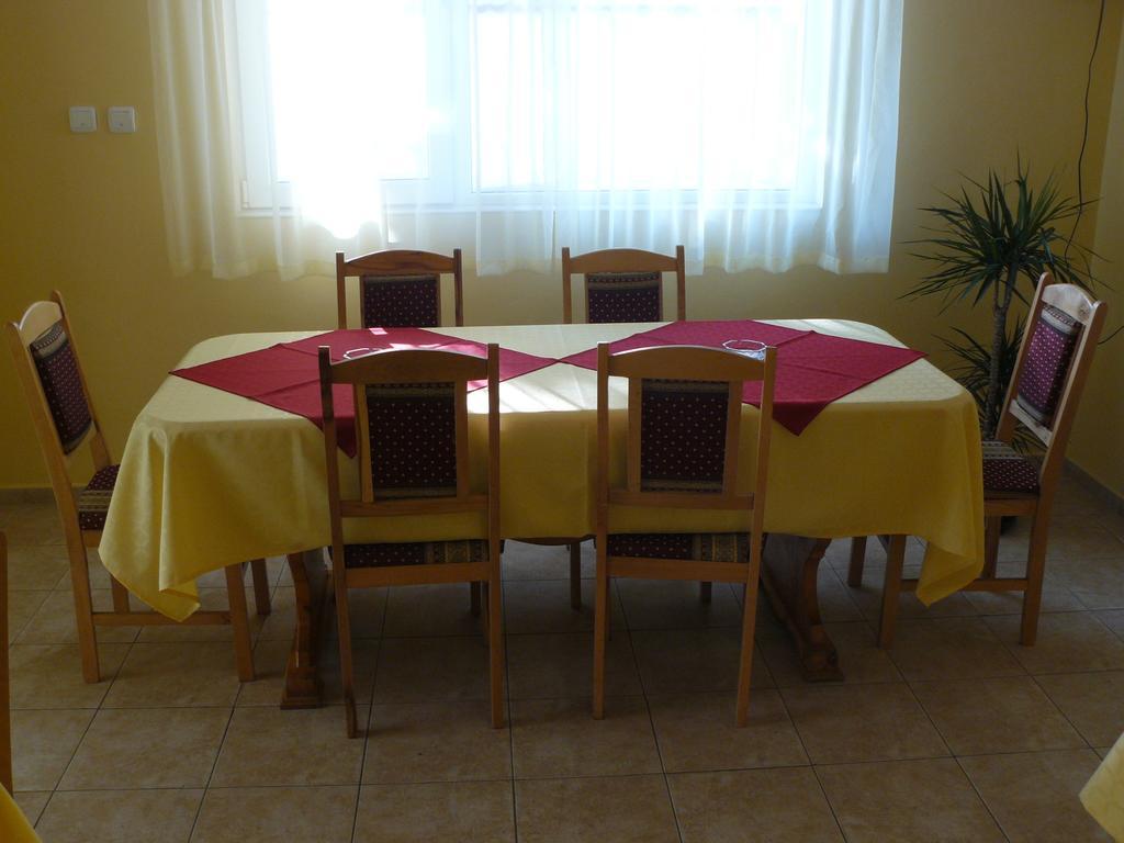 Hotel House Arirang à Cherni Osum Extérieur photo