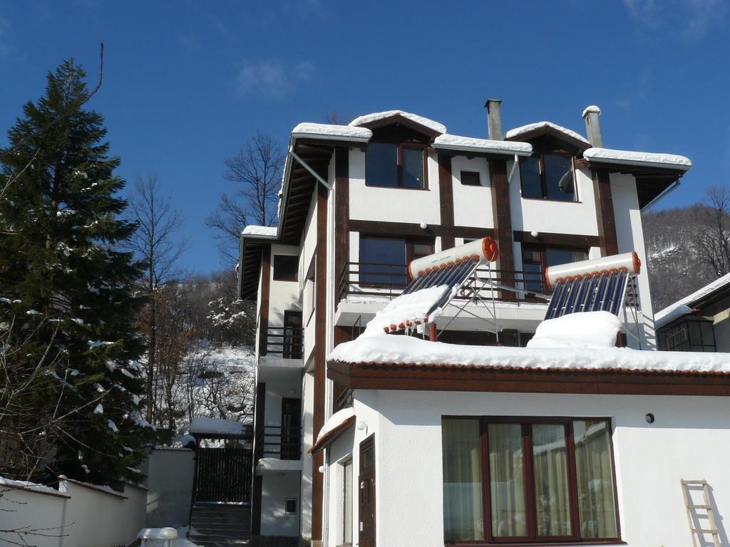 Hotel House Arirang à Cherni Osum Extérieur photo
